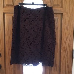💚3/$25 Talbots size 14 brown skirt with crochet flower overlay